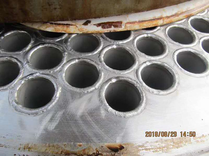 列管換熱器常規(guī)維護(hù)實拍 列管換熱器常規(guī)維護(hù)實拍